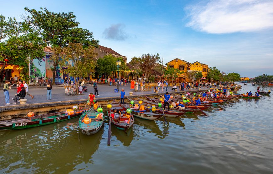 Entry Ticket: 45 minutes Traditional Boat trip on Hoai River