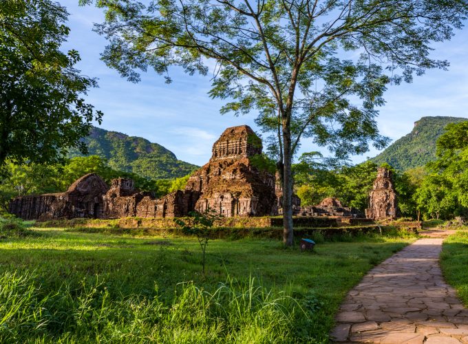 Private Tour: Vietnam 10 – Day South-To-North Cultural Odyssey