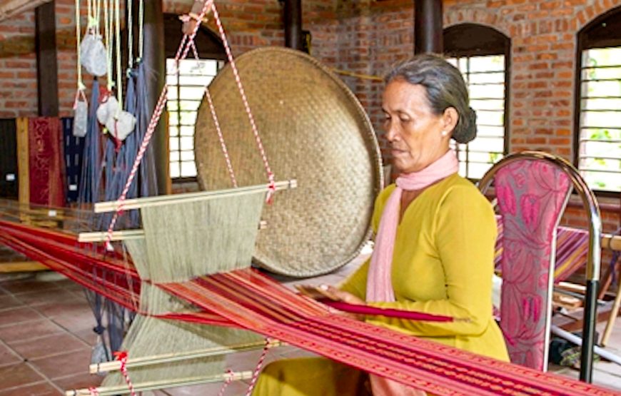 Half-day Silk Cloth Producing Process Discovery Tour From Hoi An