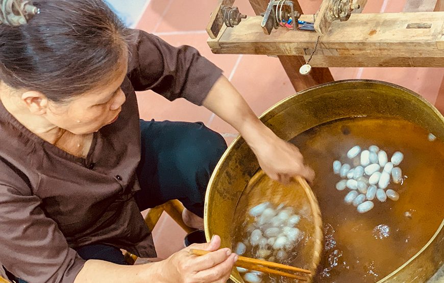 Half-day Silk Cloth Producing Process Discovery Tour From Hoi An