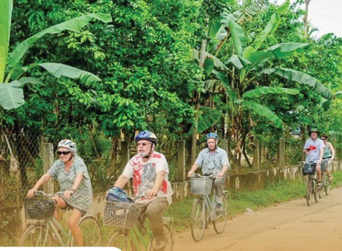 Private tour: Half-day Thuy Bieu Village Cycling Adventure