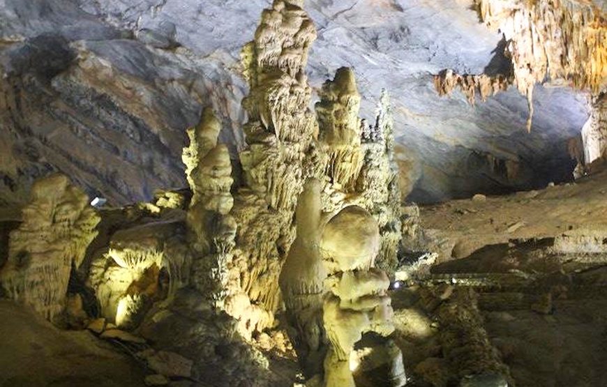 Three-day Hue, Vinh Moc & Paradise Cave Tour From Da Nang