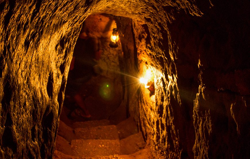 Private tour: Two-day To Paradise Cave And Vinh Moc Tunnels From Hue City