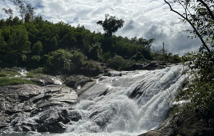 Private tour: Full-day Loc Yen Ancient Village & O O Waterfall